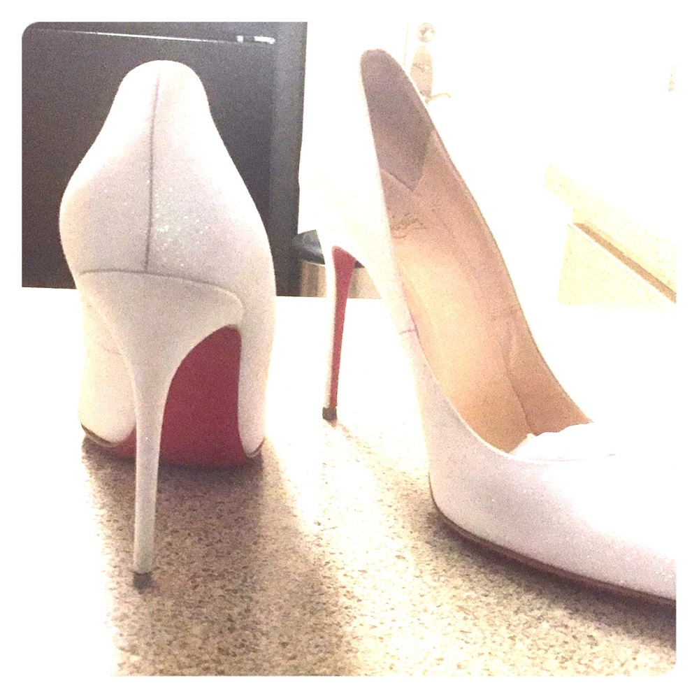 Christian Louboutin décolleté glitter pump